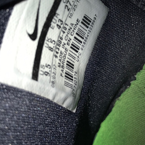 Nike Kyrie 4 basketball shoe! - Picture 3 of 5